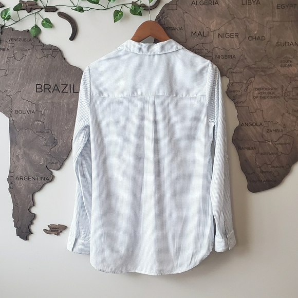 EXPRESS Mini-Dot Portofino Button Down Top - Picture 4 of 9